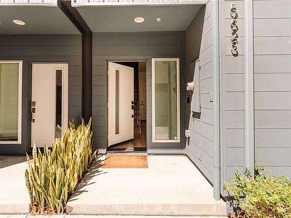 3rd image of 5623 N Bella Blanco Dr