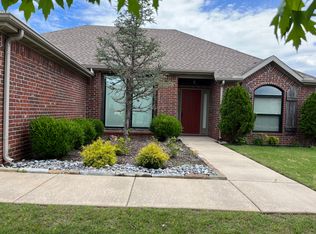 213 McDaniel St, Lowell, AR 72745