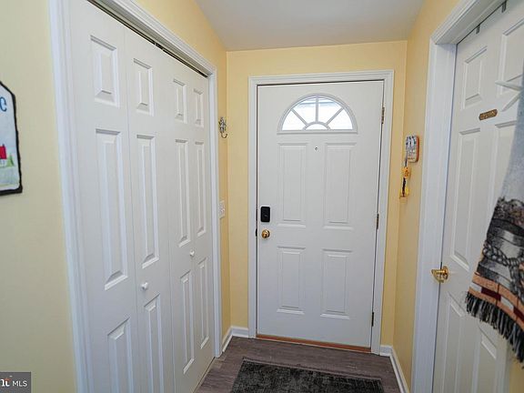 4th image of 167 Ocean Oval Cir