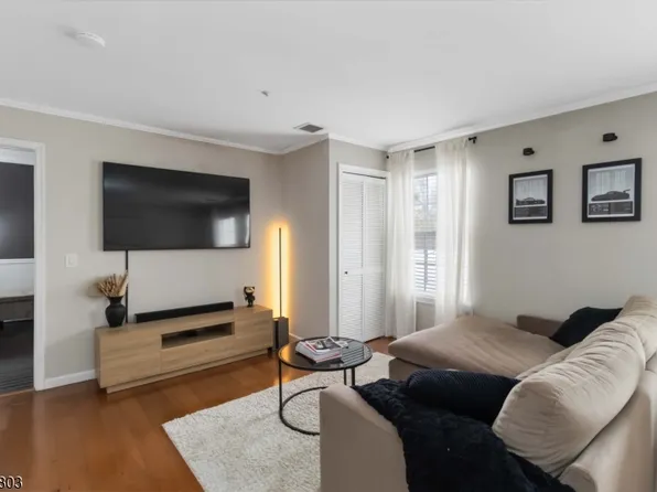 4518 Piedmont Ct, Morristown, NJ 07960