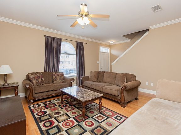 4th image of 5250 Arlington Ln