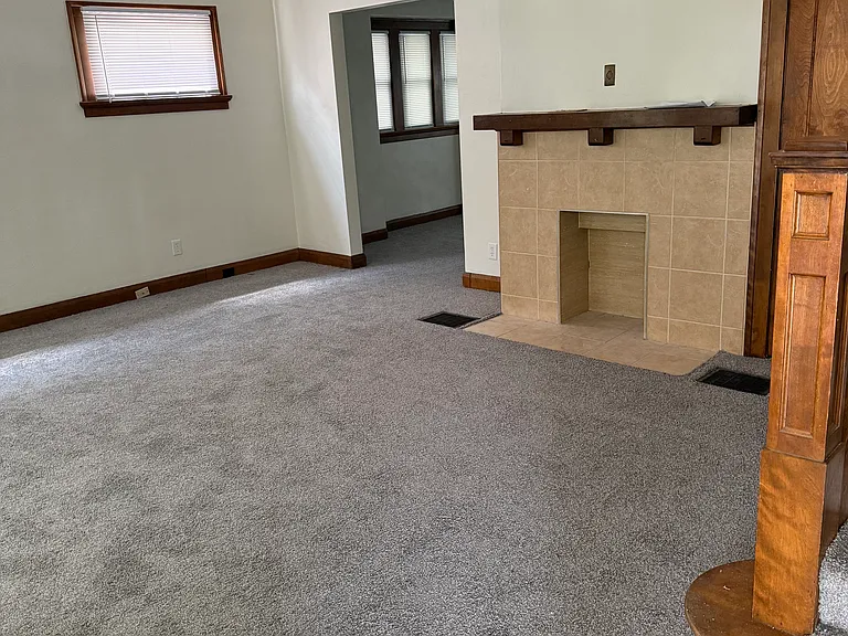 1438 Vassar Dr — Photo 11