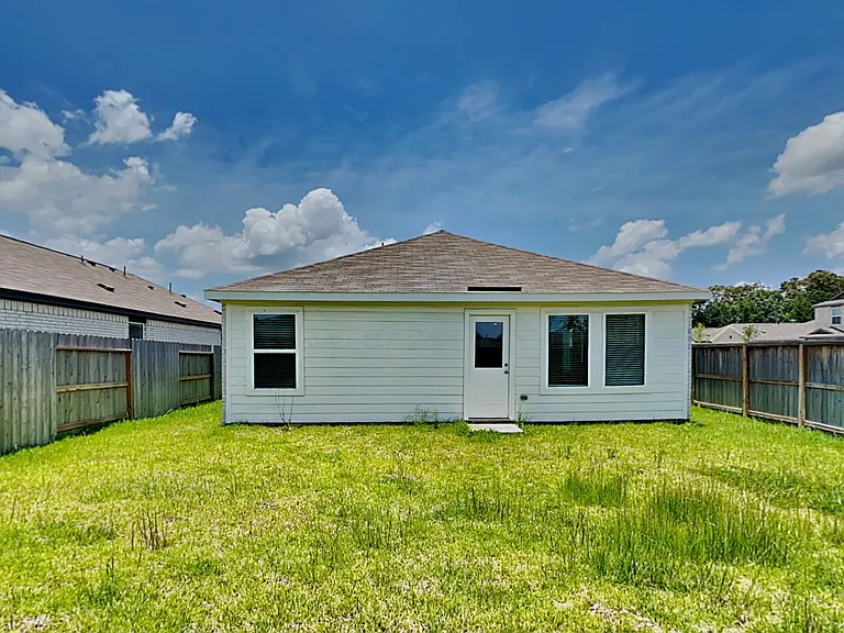 This charming single-story hom