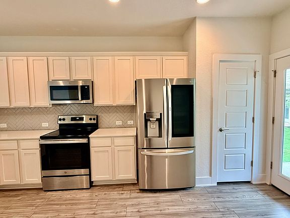 4th image of 11308 Faneuil Way