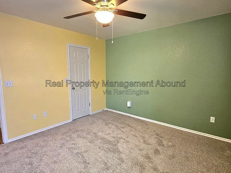 809 W Granger St — Photo 30