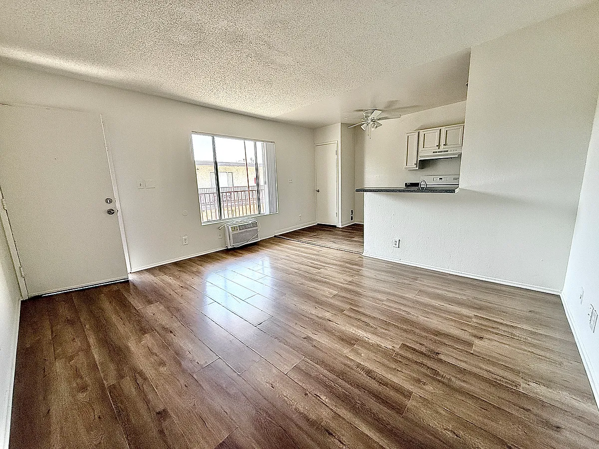 Building Photo - 11959 Runnymede St #7