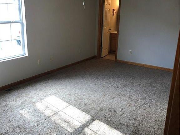 3rd image of 327 N Carver St