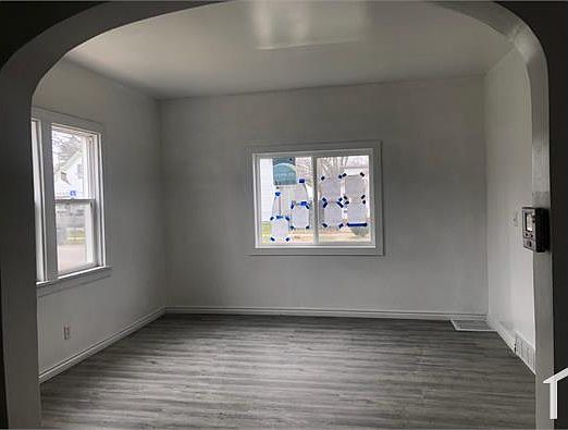 4th image of 820 Sherman Ave