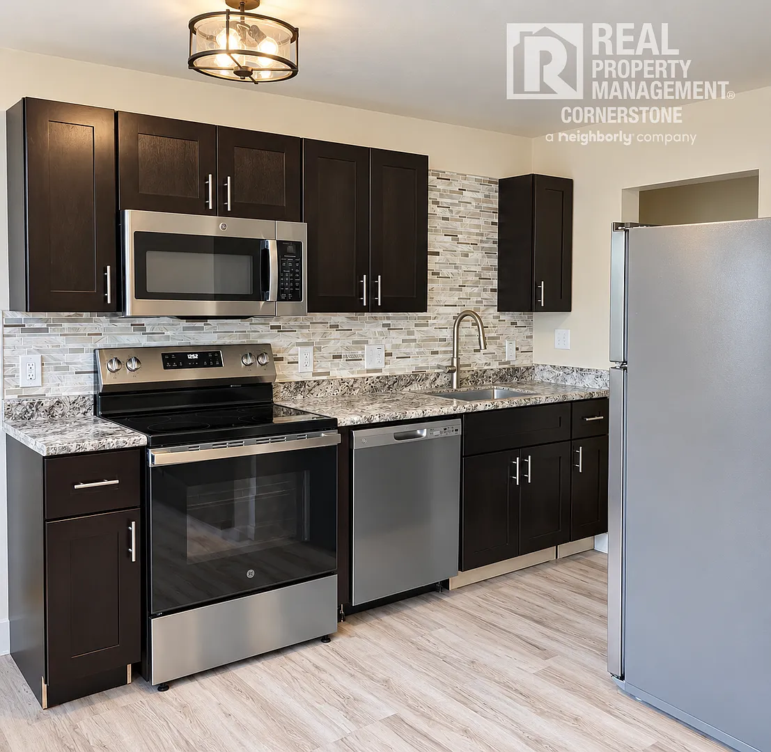 808 W Kalamazoo Ave — Photo 1