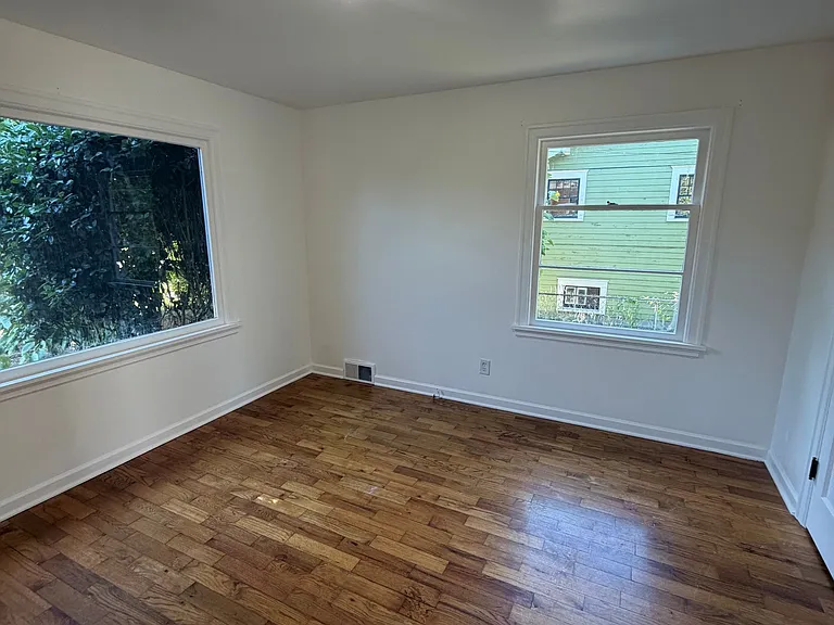 1802 Cedar St — Photo 9