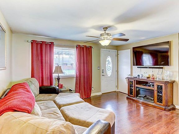 3rd image of 311 Astor Ave
