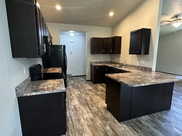 7604 S Beal Ave, Sioux Falls, SD 57108
