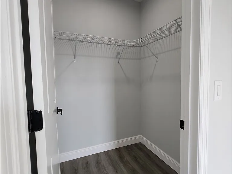 6918 Dickinson Dr — Photo 7