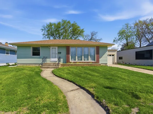 2833 Parkway Dr, Highland, IN 46322