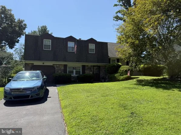 34 Fawn Dr, Holland, PA 18966