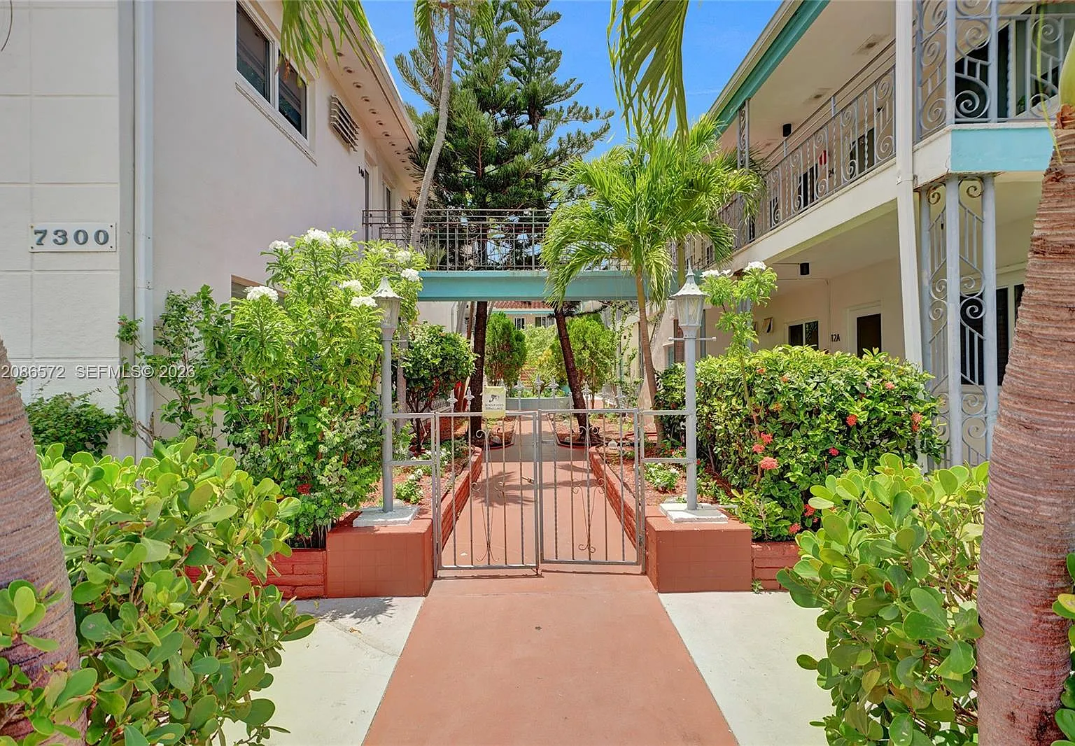 Blue Sky Condo — Photo 1