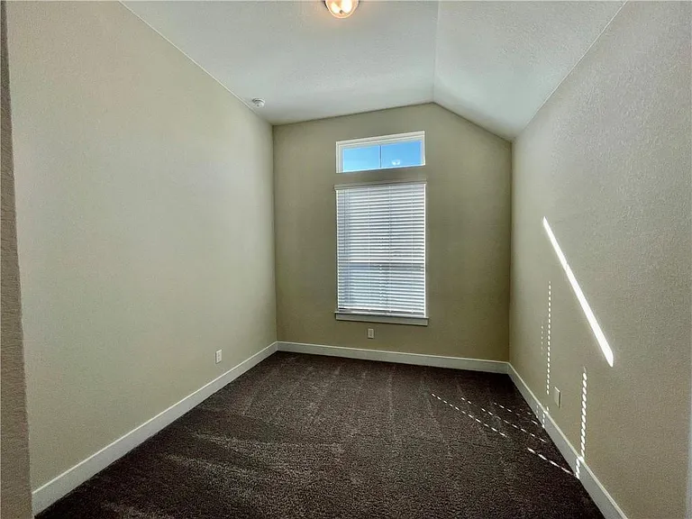 1117 Kerrwood Way — Photo 18