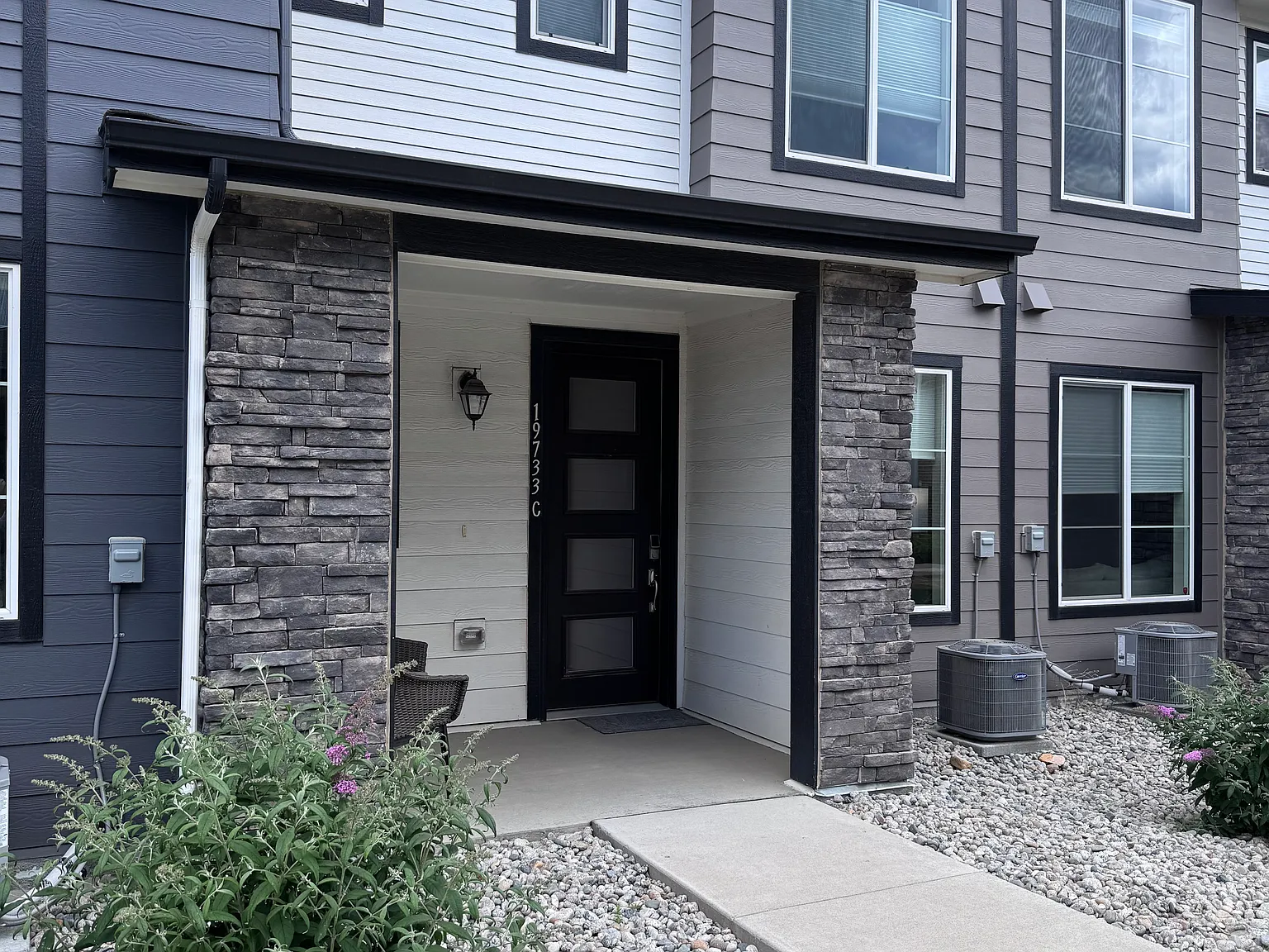 2 bed, 2.5 bath, 1387 sqft, $3,400 — Photo 1