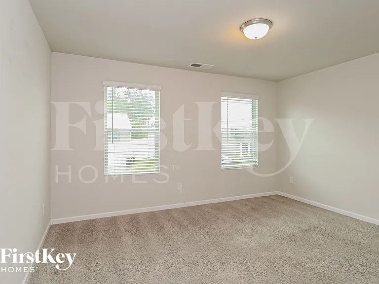 9526 Hamel St — Photo 10
