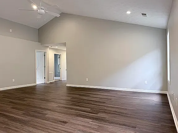 437 McConnells Trce — Photo 2