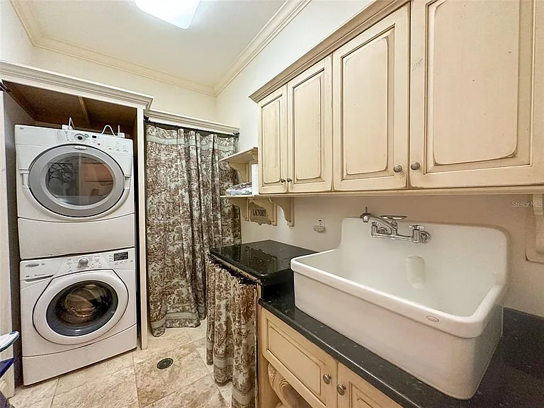 6425 NW 202nd Pl — Photo 35