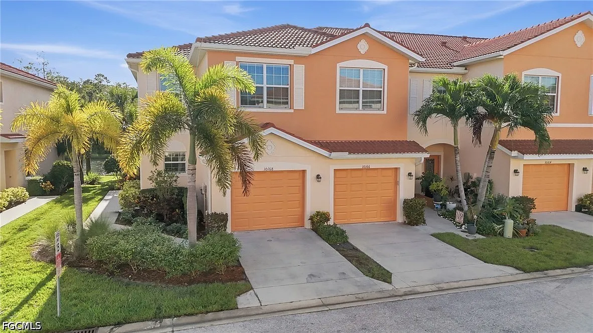 3 bed, 2.5 bath, 1934 sqft, $2,000 — Photo 1