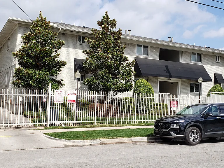 4919-4923 San Jacinto St — Photo 9