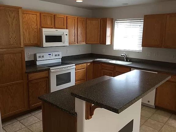 4th image of 122 Pelican Ave