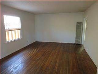 2nd image of 360 San Carlos Ave