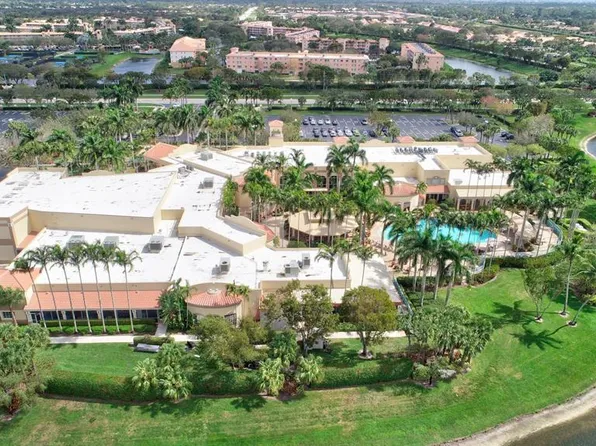 5842 Crystal Shores Drive #302, Boynton Beach, FL 33437