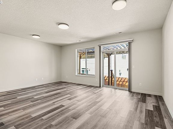 4th image of 5704 NE 47th St
