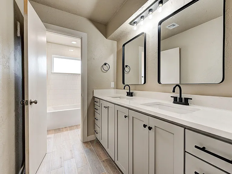 501 N Morgan Dr — Photo 32