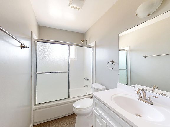 3rd image of 903 N Eucalyptus Ave #U5fh6j5b2