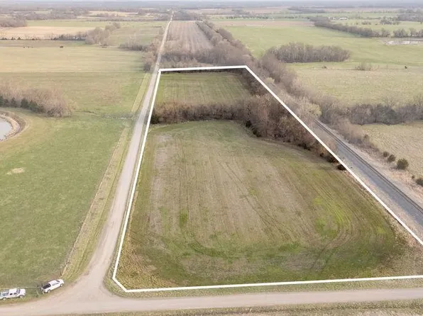 3043 E Zodiac Rd, Liberal, MO 64762