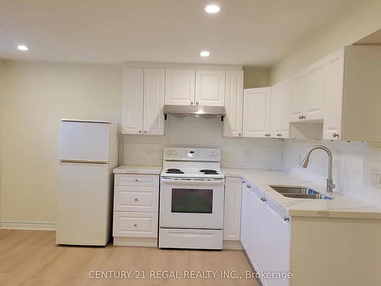 34 Pleasant View Dr #3 — Photo 13