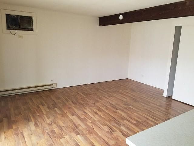 2nd image of 22 Jamaica Colony APT 3