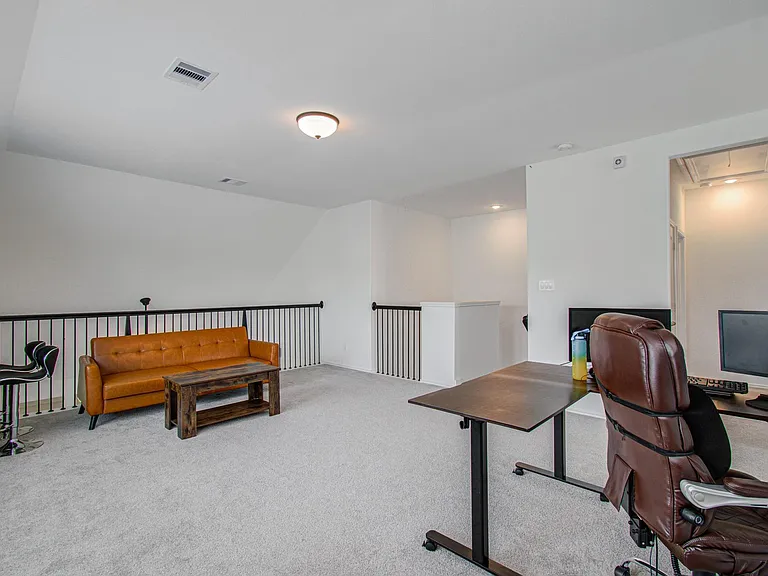 4722 Crest Hill Dr — Photo 35