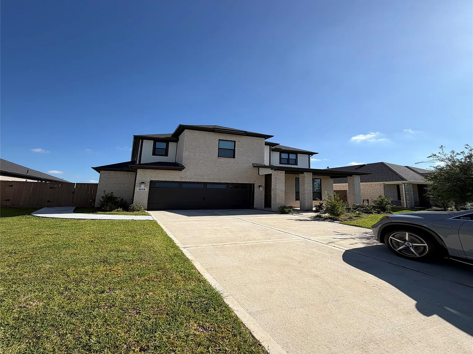 5 bed, 4.0 bath, 3115 sqft, $3,700 — Photo 2