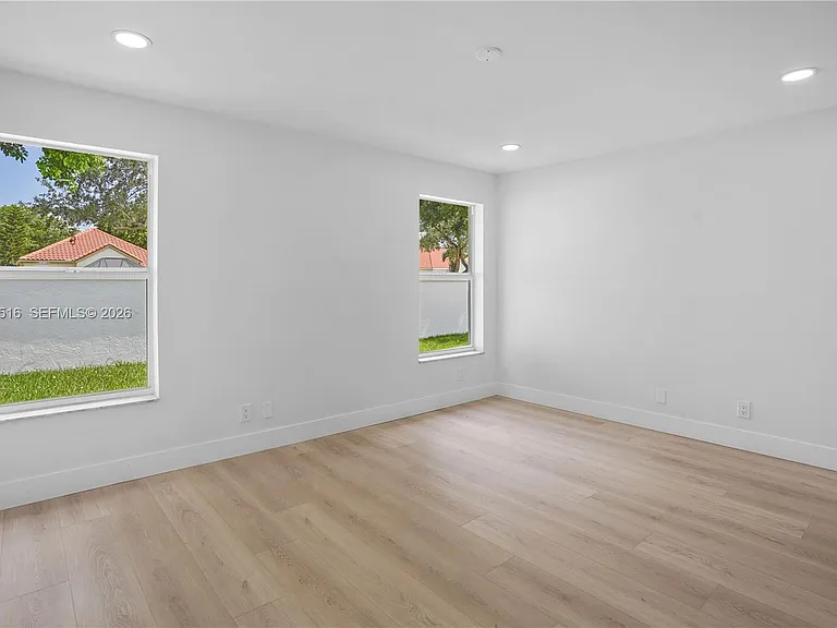 9354 Arborwood Cir — Photo 8