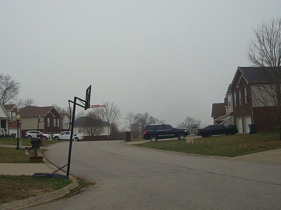 5th image of 685 Clover Hills Ct