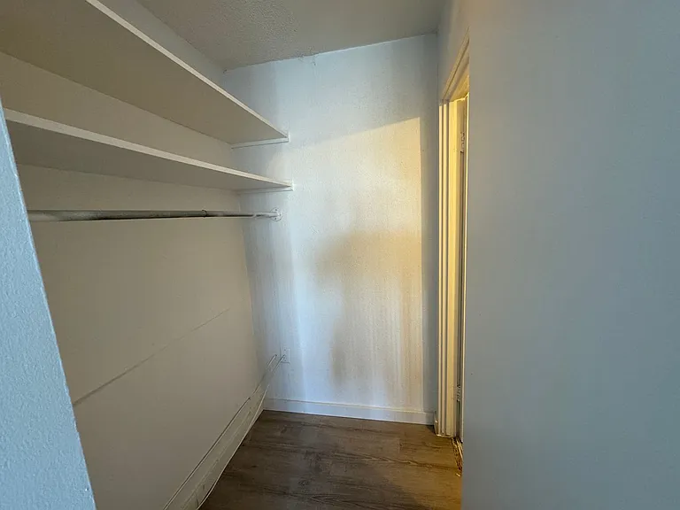 905 W Broadway Ave — Photo 15