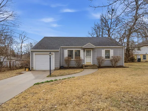 2109 Walnut Dr, Manhattan, KS 66502