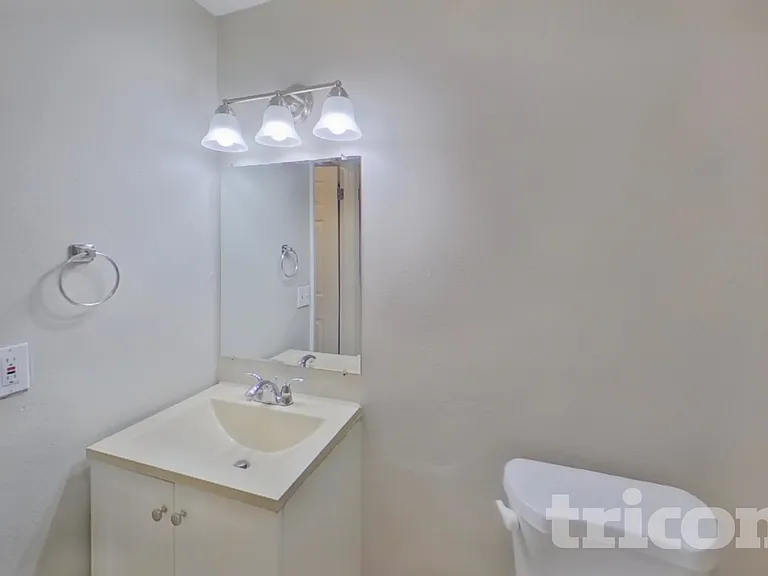 8636 Oriole Ln — Photo 10