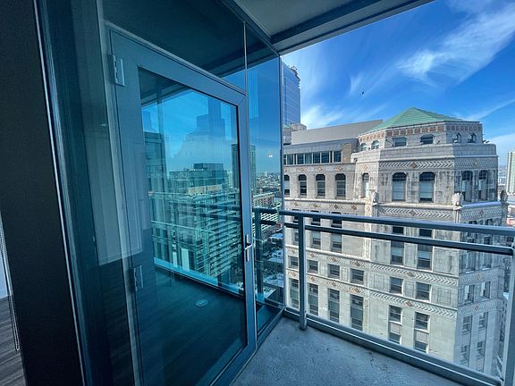 4th image of 401 N Wells St #1703