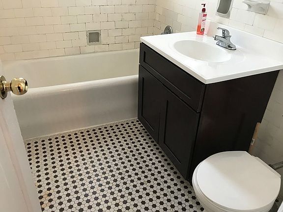 4th image of 28-24 42nd St #3F