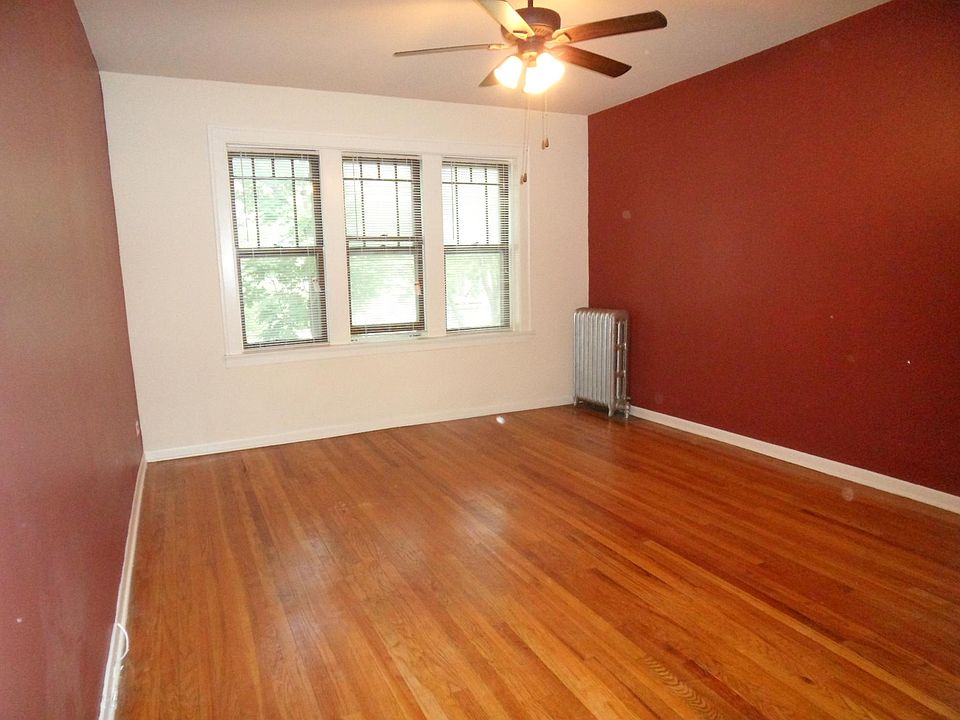 1st image of 3503 W Sunnyside Ave Fl 3rd
