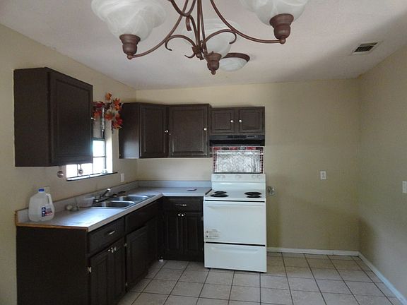4th image of 2117 Galveston Ave