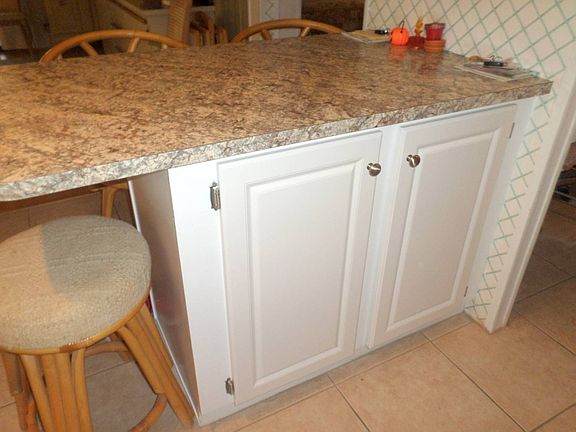 3rd image of 5283 Camelot Dr E