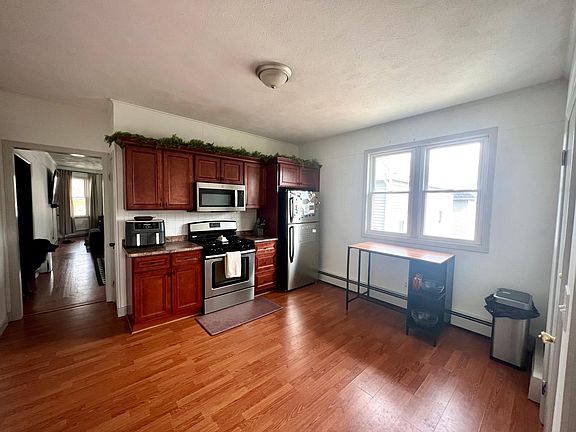 2nd image of 1888 Smith St