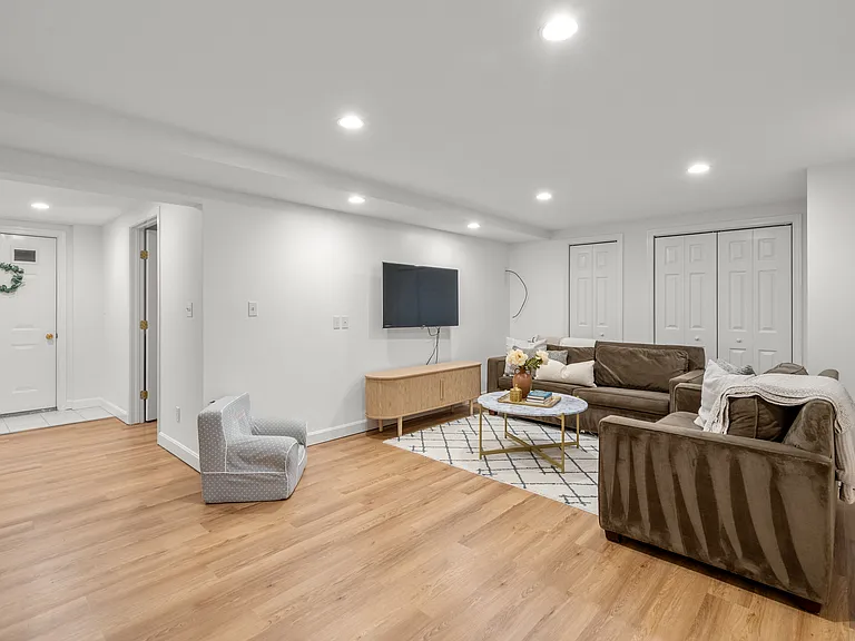 322 Concord Rd — Photo 8